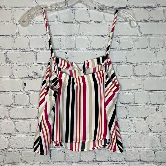 Striped Cropped Tank Top - Picture 3 of 5